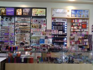 Área de perfumería y cosméticos